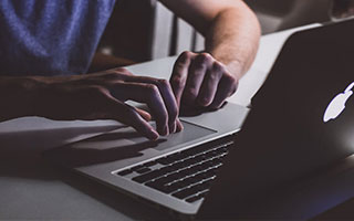 开云体育在线-DFM翻盘IG，Selfmade完成帽子戏法：电竞世界的传奇逆转